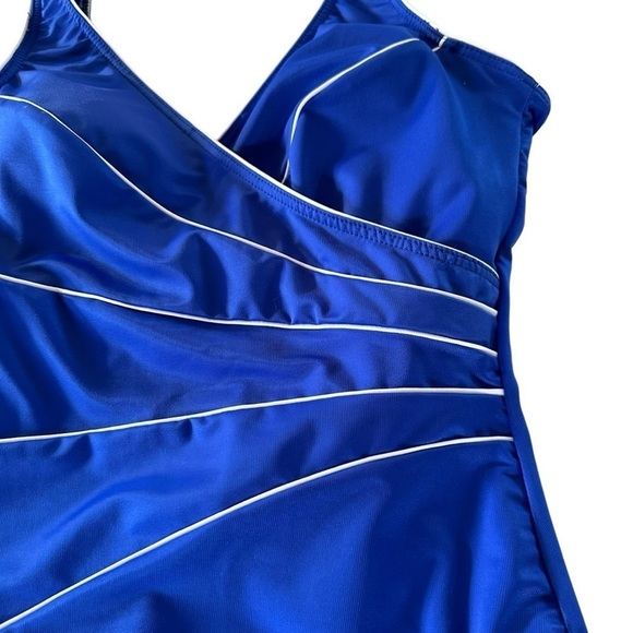 MIRACLESUIT MARINA BLUE WHITE STRIPPED ONE PIECE SWIMSUIT SIZE 12 - Picture 6 of 13